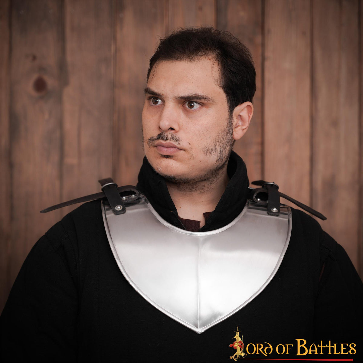 Gorjal medieval clásico en acero